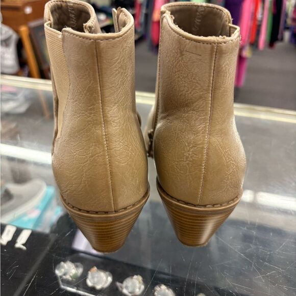 Sonoma Ladies 8 Taupe Booties NEW - Picture 2 of 5